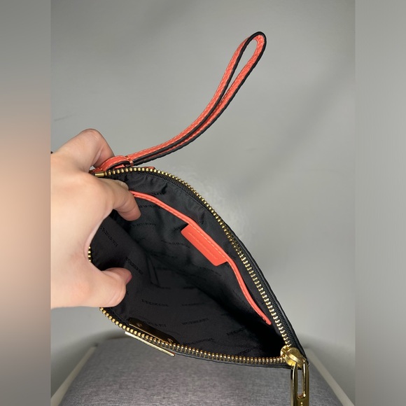 BURBERRY WRISTLET CORAL GRAINED LEATHER NWOT - Picture 2 of 7